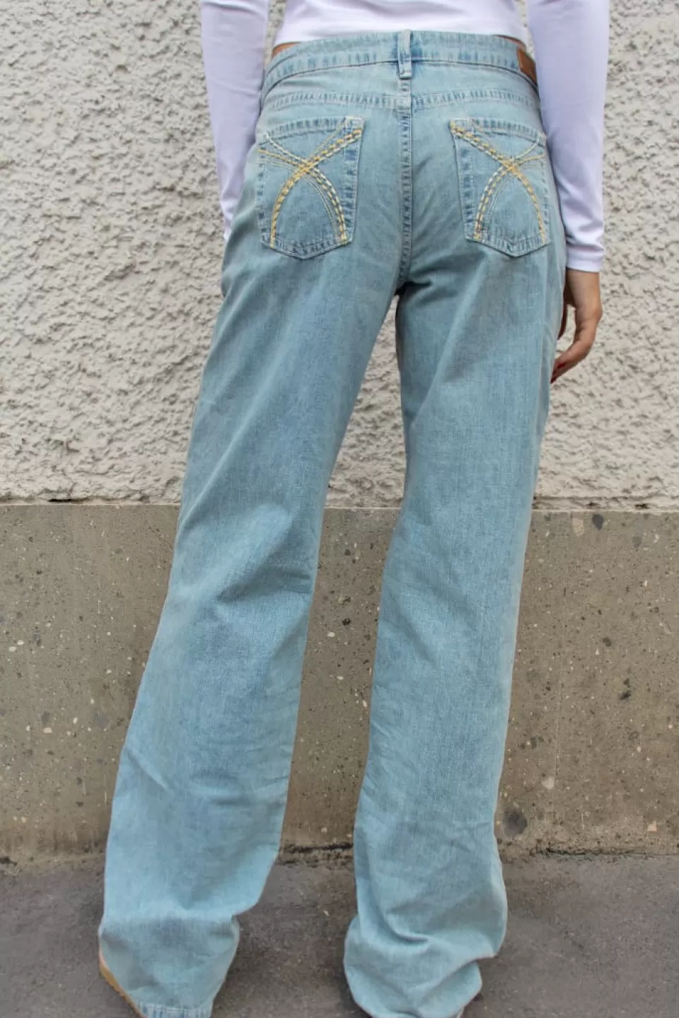 jeans_low_waist_con_ricamo_323082.webp Subdued Jeans low waist con ricamo