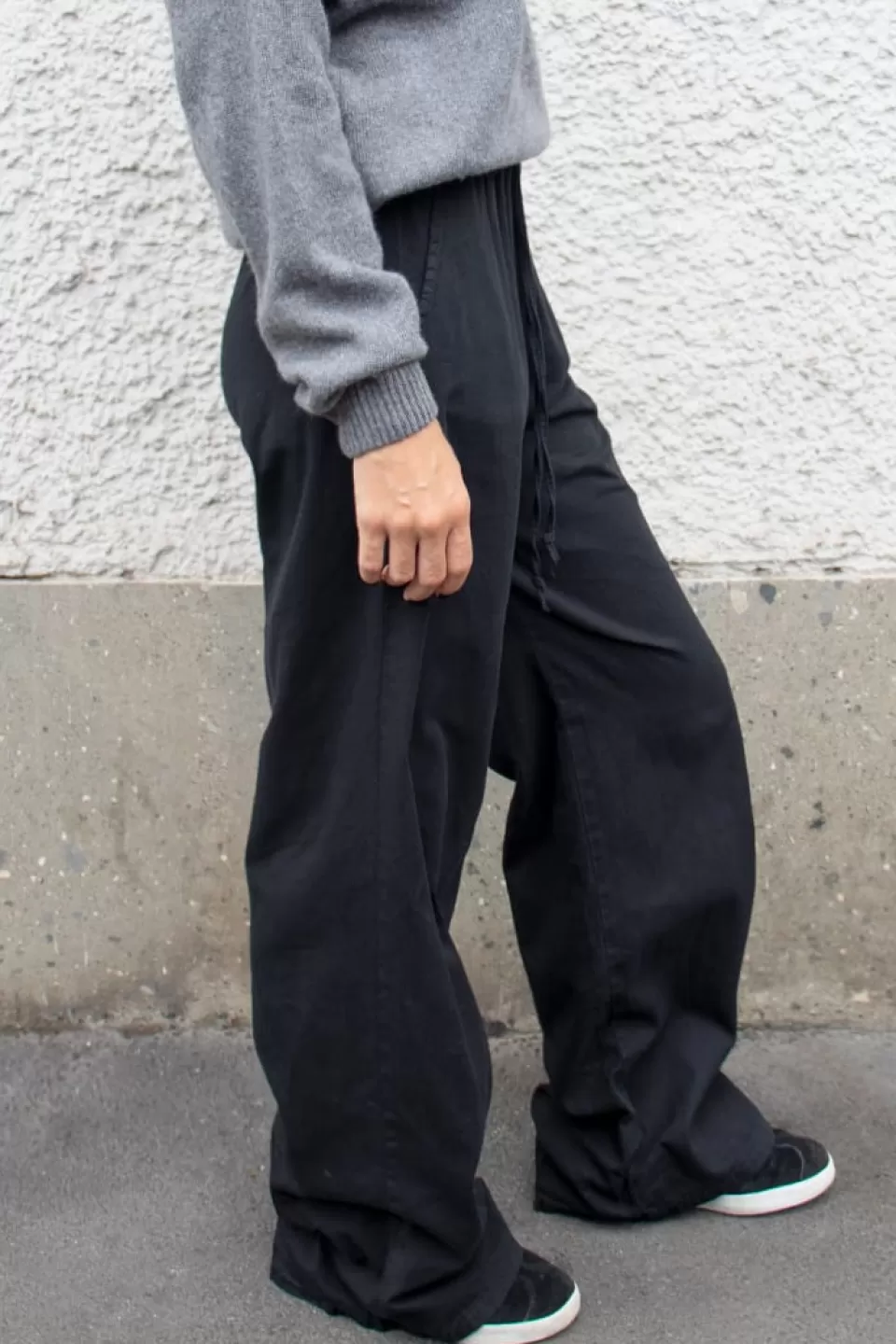 pantaloni_palazzo_wideleg_con_coulisse_322750.webp Subdued Pantaloni palazzo wide-leg con coulisse