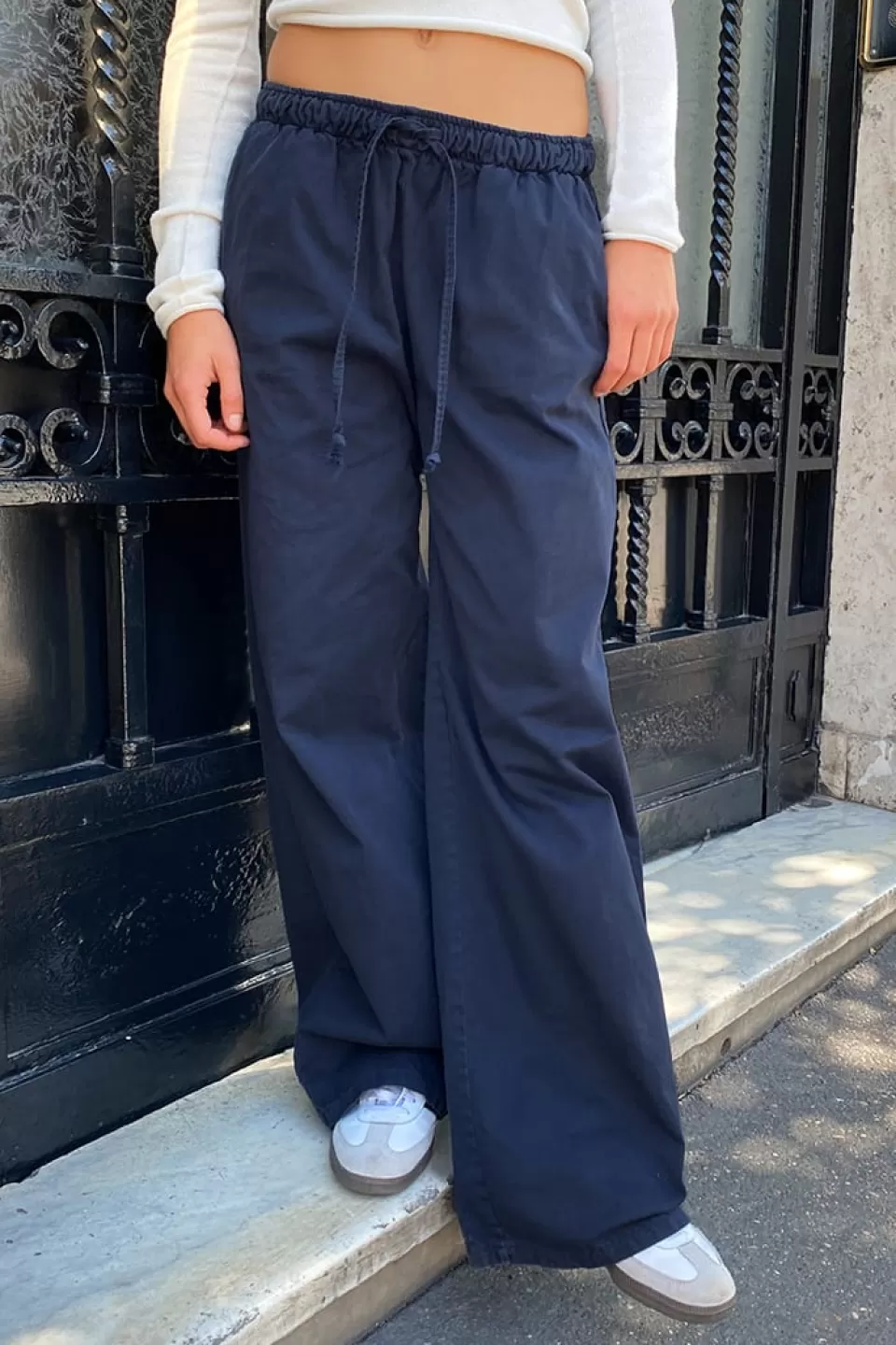 pantaloni_palazzo_wideleg_con_coulisse_322751.webp Subdued Pantaloni palazzo wide-leg con coulisse