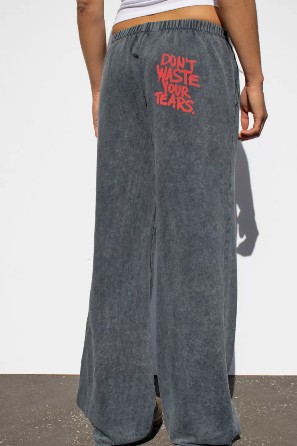 pantaloni_tuta_wideleg_don039t_waste_your_tears_322189.webp Subdued Pantaloni tuta wide-leg don't waste your tears