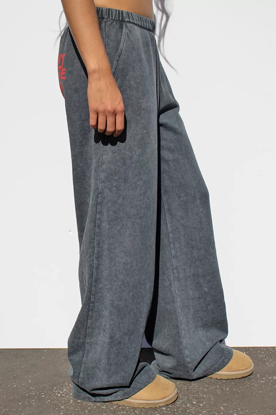 pantaloni_tuta_wideleg_don039t_waste_your_tears_322190.webp Subdued Pantaloni tuta wide-leg don't waste your tears